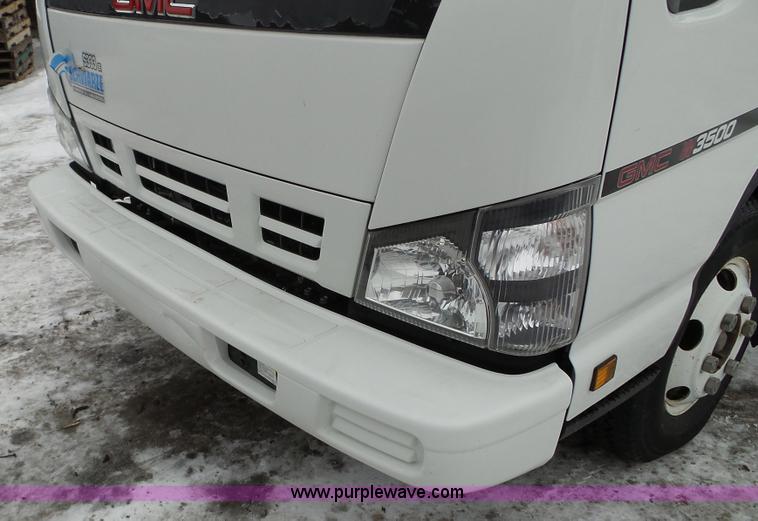 image for item L3923 2006 GMC W3500 sweeper truck
