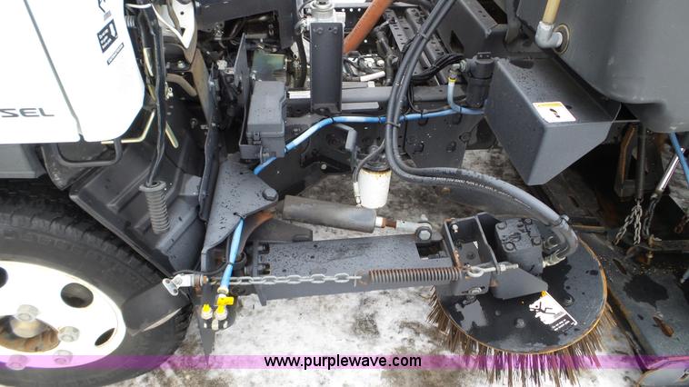 image for item L3923 2006 GMC W3500 sweeper truck