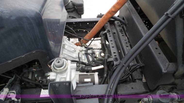 image for item L3923 2006 GMC W3500 sweeper truck