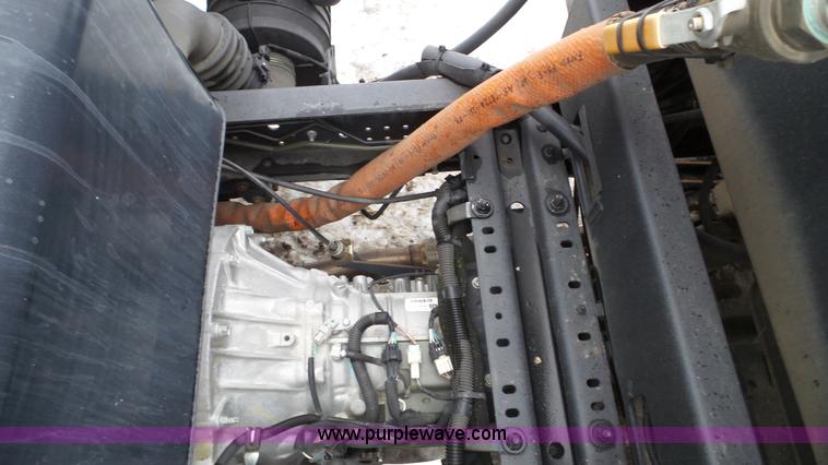 image for item L3923 2006 GMC W3500 sweeper truck