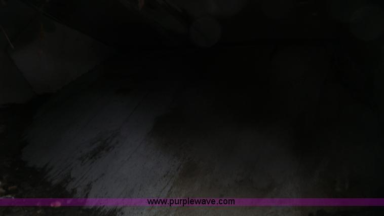 image for item L3923 2006 GMC W3500 sweeper truck