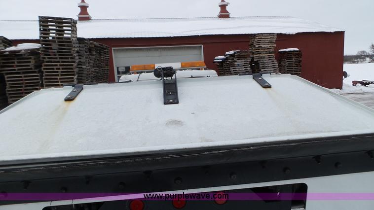 image for item L3923 2006 GMC W3500 sweeper truck