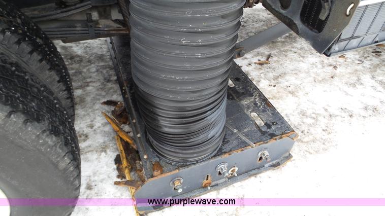 image for item L3923 2006 GMC W3500 sweeper truck