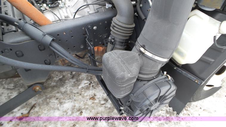 image for item L3923 2006 GMC W3500 sweeper truck