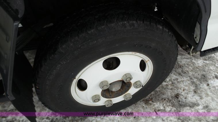 image for item L3923 2006 GMC W3500 sweeper truck