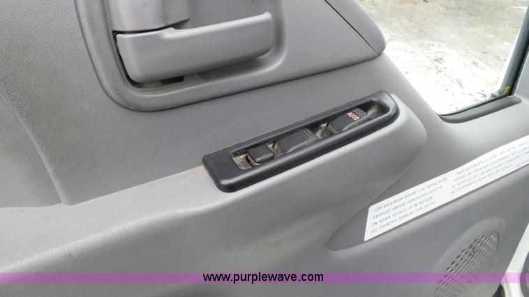 image for item L3923 2006 GMC W3500 sweeper truck