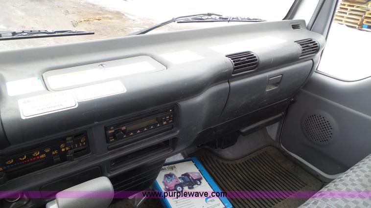 image for item L3923 2006 GMC W3500 sweeper truck