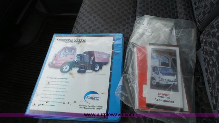 image for item L3923 2006 GMC W3500 sweeper truck