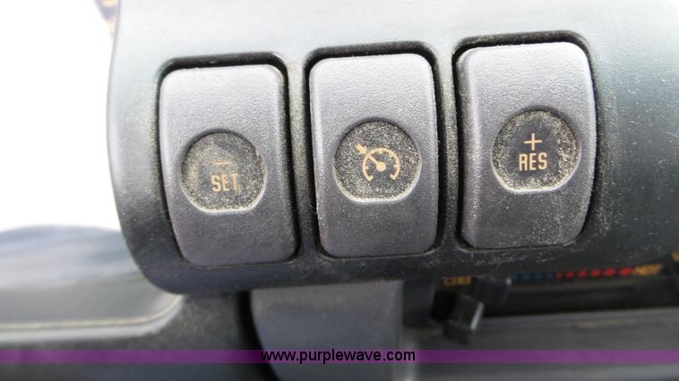 image for item L3923 2006 GMC W3500 sweeper truck