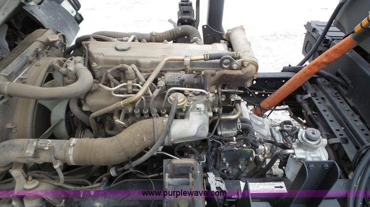 image for item L3923 2006 GMC W3500 sweeper truck