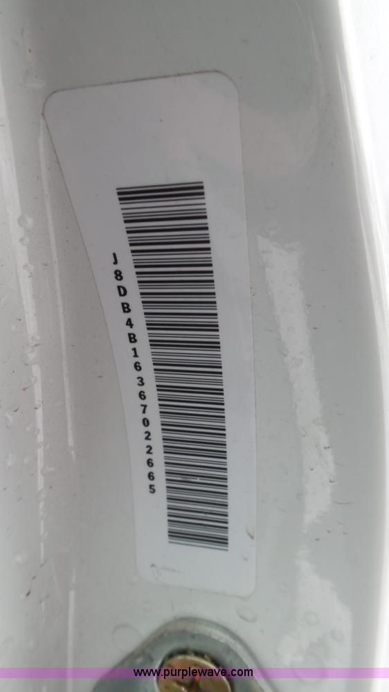 image for item L3923 2006 GMC W3500 sweeper truck