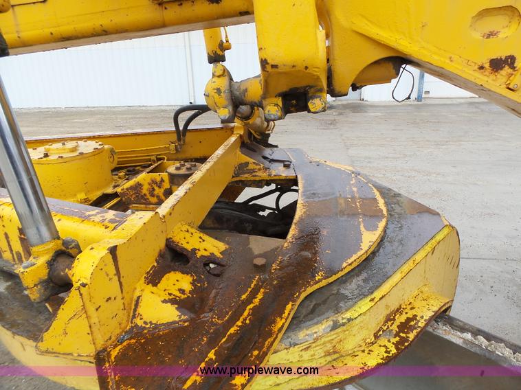 image for item L4248 1982 John Deere 670A motor grader