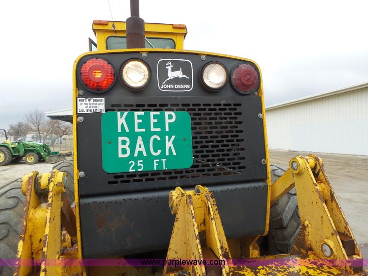 image for item L4248 1982 John Deere 670A motor grader