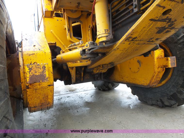 image for item L4248 1982 John Deere 670A motor grader