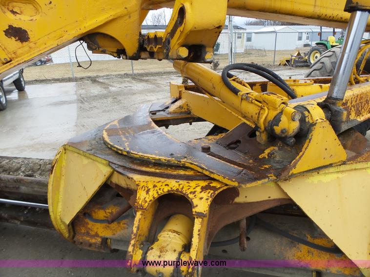 image for item L4248 1982 John Deere 670A motor grader