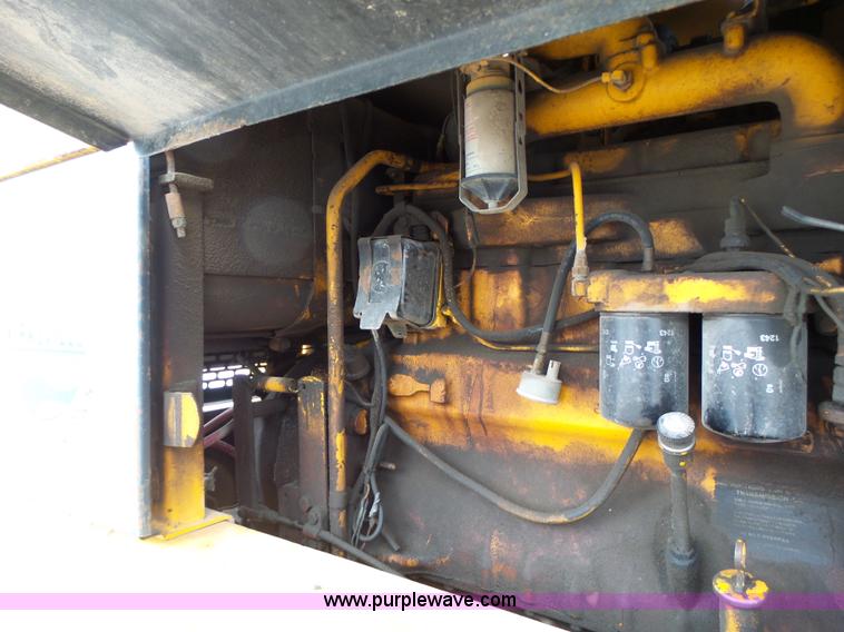 image for item L4248 1982 John Deere 670A motor grader