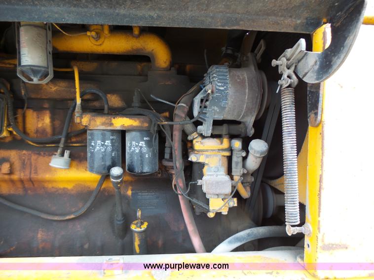 image for item L4248 1982 John Deere 670A motor grader