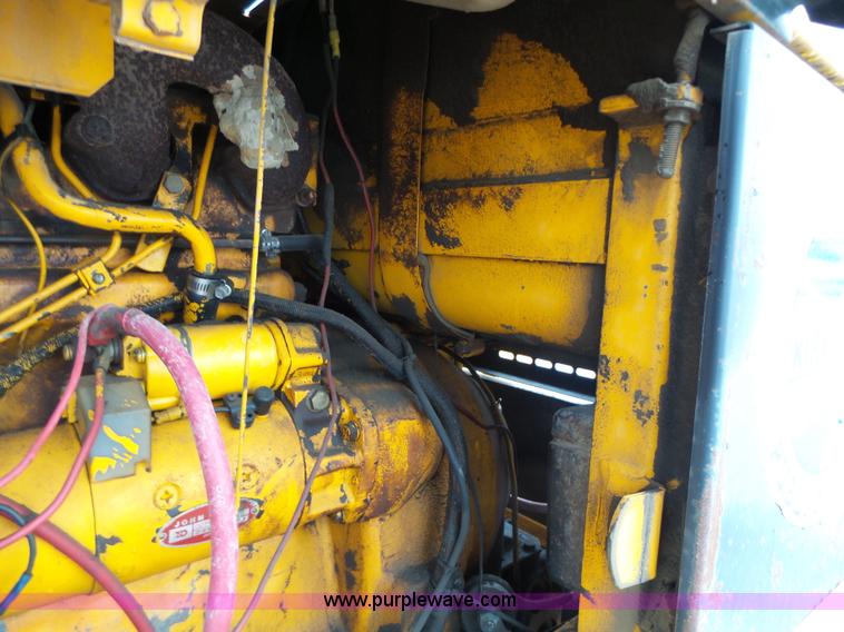 image for item L4248 1982 John Deere 670A motor grader