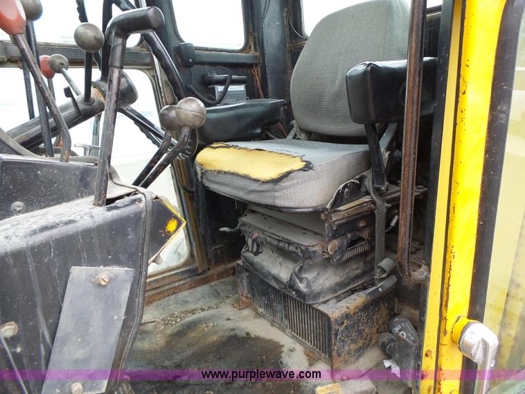 image for item L4248 1982 John Deere 670A motor grader