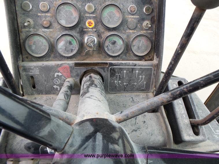 image for item L4248 1982 John Deere 670A motor grader