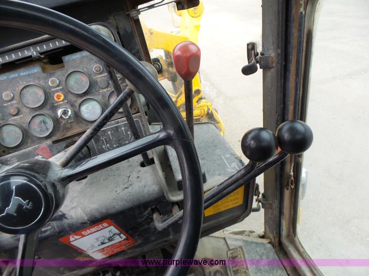 image for item L4248 1982 John Deere 670A motor grader