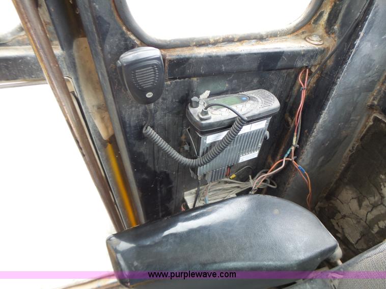 image for item L4248 1982 John Deere 670A motor grader