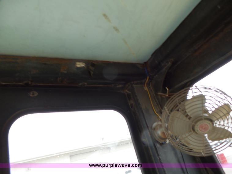 image for item L4248 1982 John Deere 670A motor grader