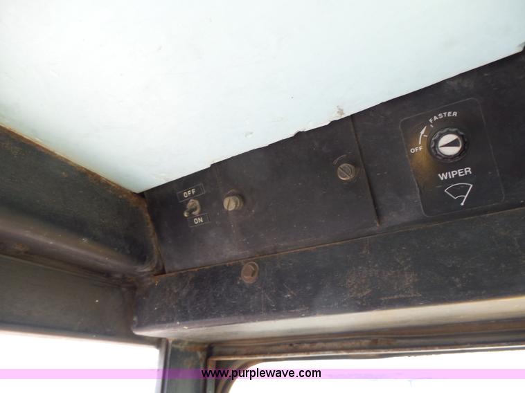 image for item L4248 1982 John Deere 670A motor grader