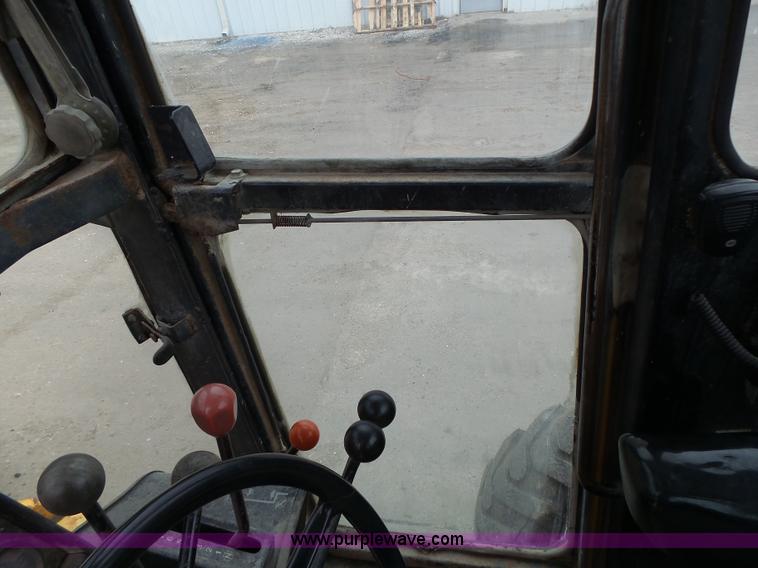 image for item L4248 1982 John Deere 670A motor grader