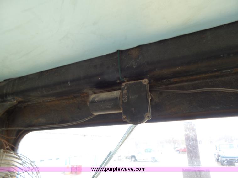 image for item L4248 1982 John Deere 670A motor grader