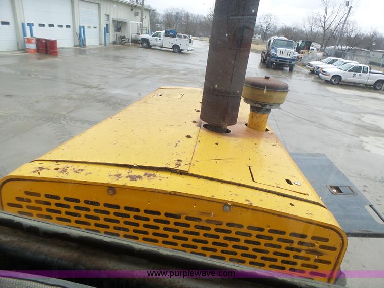 image for item L4248 1982 John Deere 670A motor grader