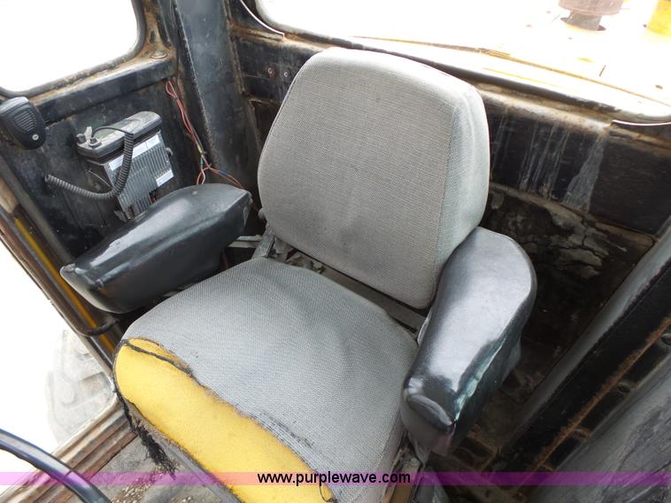 image for item L4248 1982 John Deere 670A motor grader