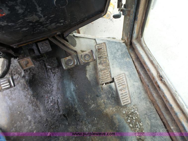 image for item L4248 1982 John Deere 670A motor grader