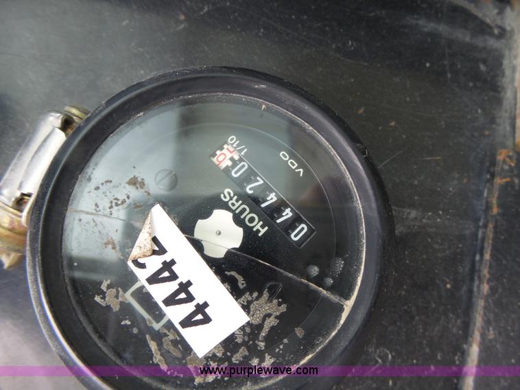 image for item L4248 1982 John Deere 670A motor grader