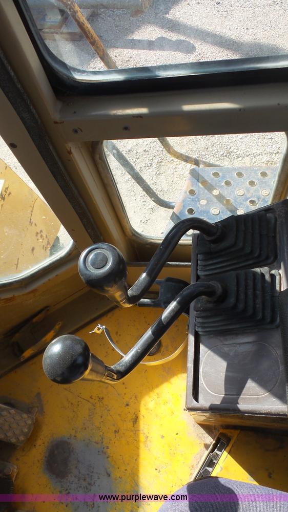 image for item L4756 1992 Komatsu WA380 wheel loader