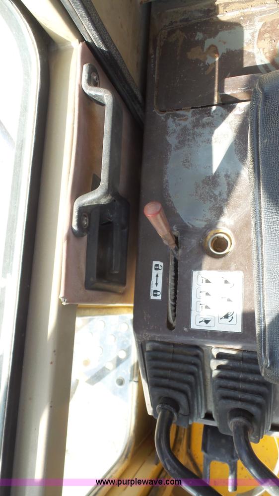 image for item L4756 1992 Komatsu WA380 wheel loader