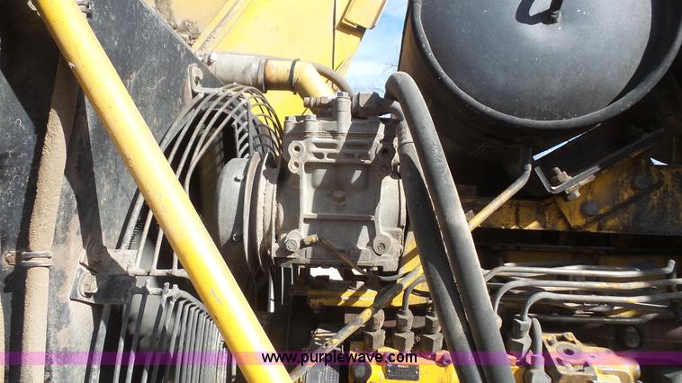 image for item L4756 1992 Komatsu WA380 wheel loader