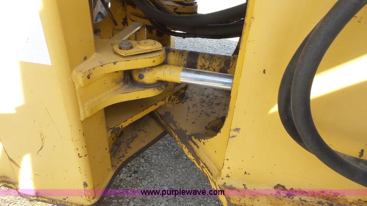 image for item L4756 1992 Komatsu WA380 wheel loader