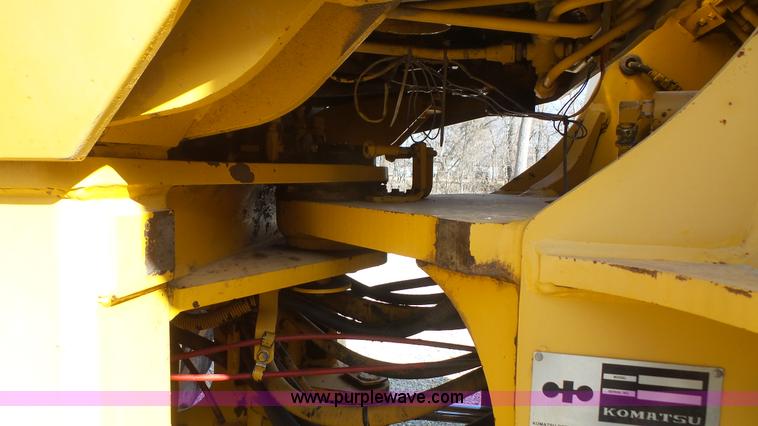 image for item L4756 1992 Komatsu WA380 wheel loader
