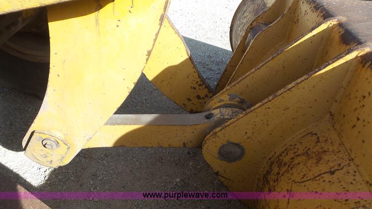 image for item L4756 1992 Komatsu WA380 wheel loader