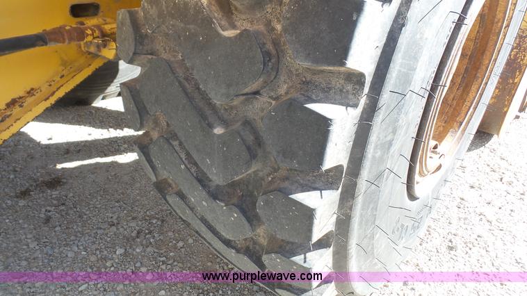 image for item L4756 1992 Komatsu WA380 wheel loader
