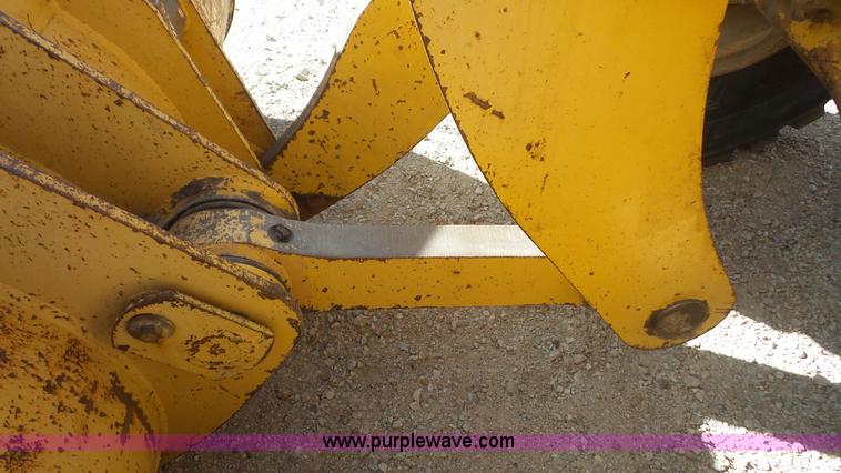 image for item L4756 1992 Komatsu WA380 wheel loader