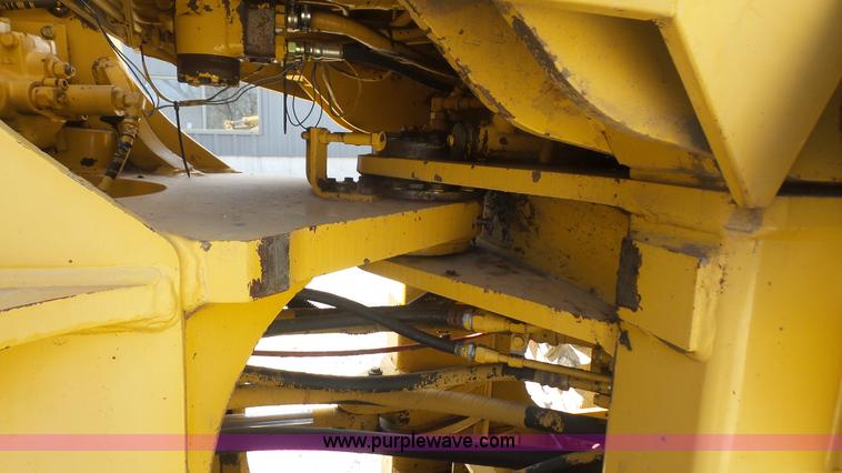 image for item L4756 1992 Komatsu WA380 wheel loader