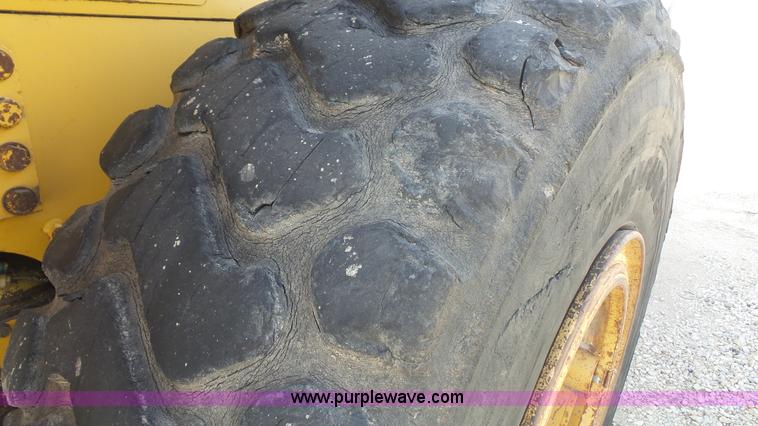 image for item L4756 1992 Komatsu WA380 wheel loader