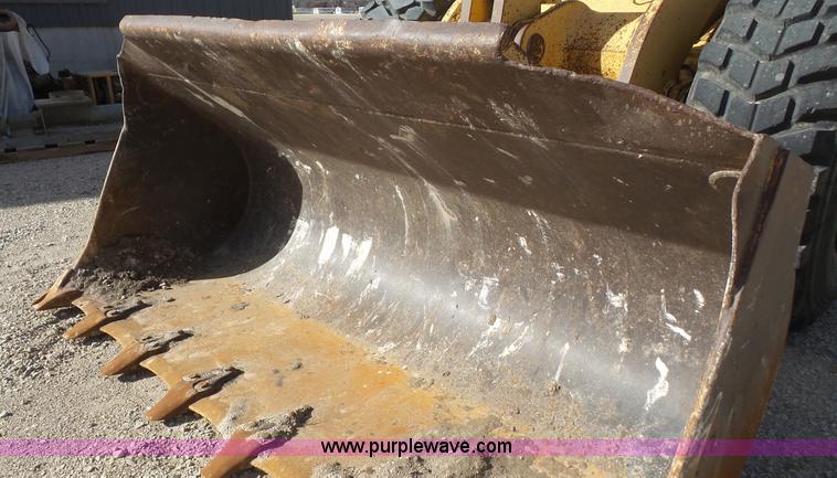 image for item L4756 1992 Komatsu WA380 wheel loader