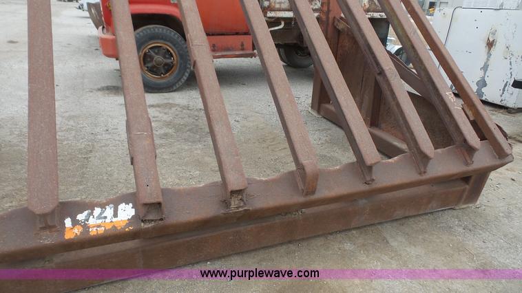 image for item L4776 Grizzly screen