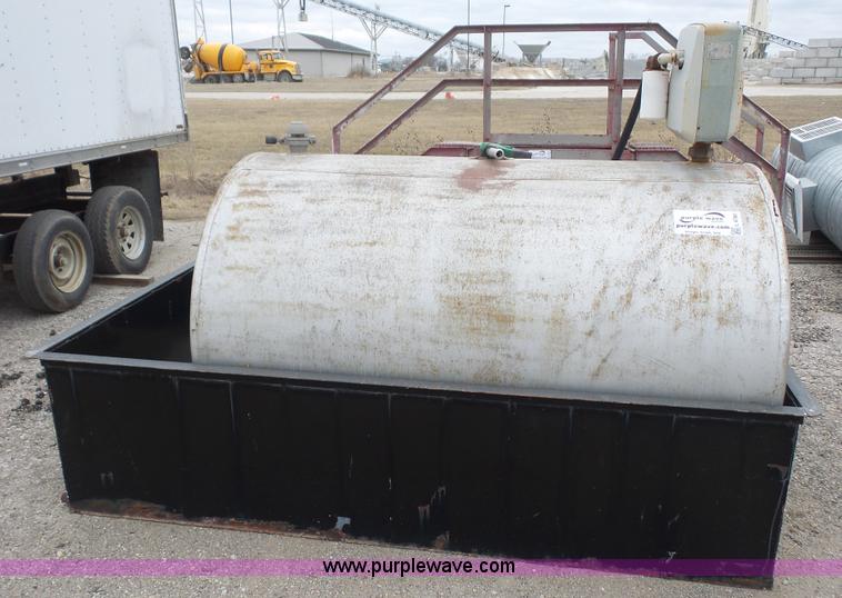 image for item L4780 500 gallon fuel tank