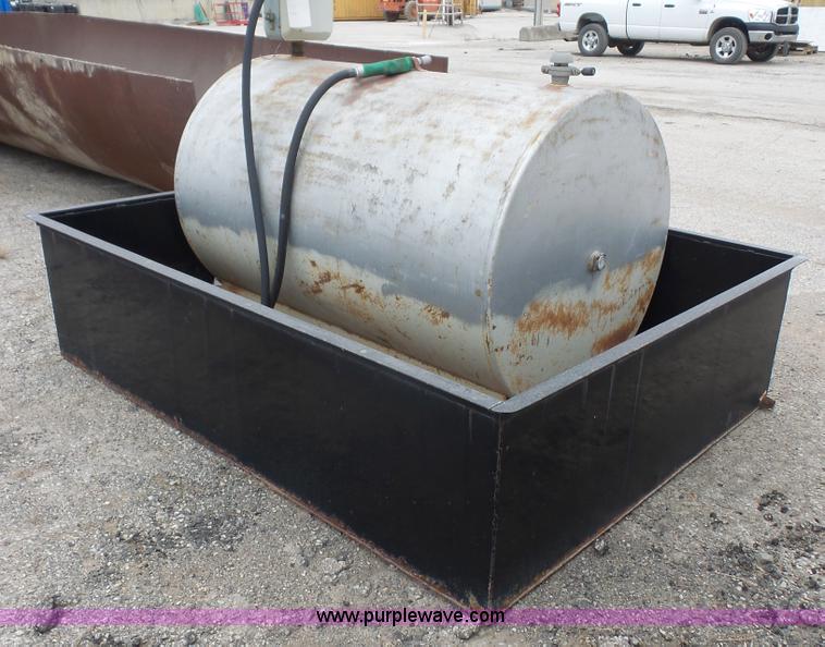 image for item L4780 500 gallon fuel tank