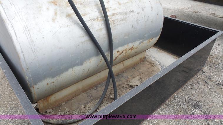 image for item L4780 500 gallon fuel tank