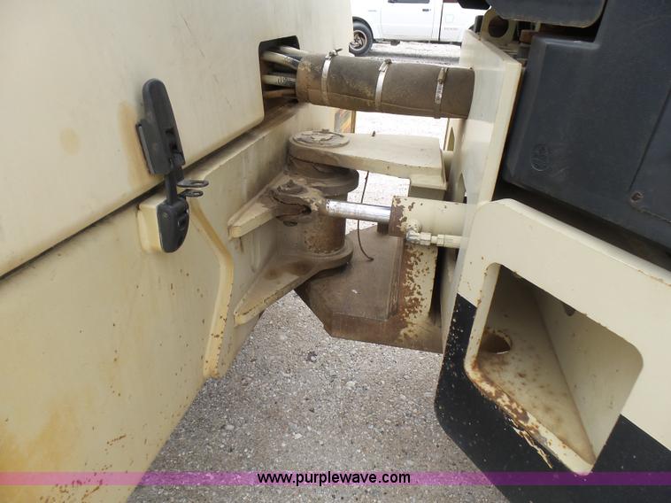 image for item L5430 2005 Ingersoll Rand DD-118HF double drum vibratory compactor